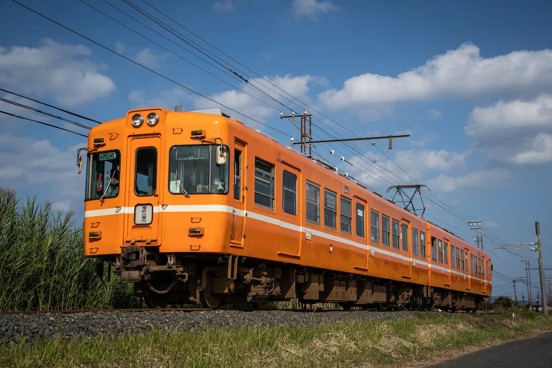 一畑電車北松江線、美談〜大寺駅間を走る普通列車（2100系）