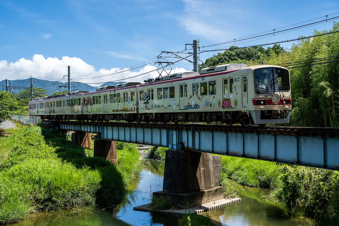 神戸電鉄三田線、二郎〜道場南口駅間を走る普通列車（5000系）